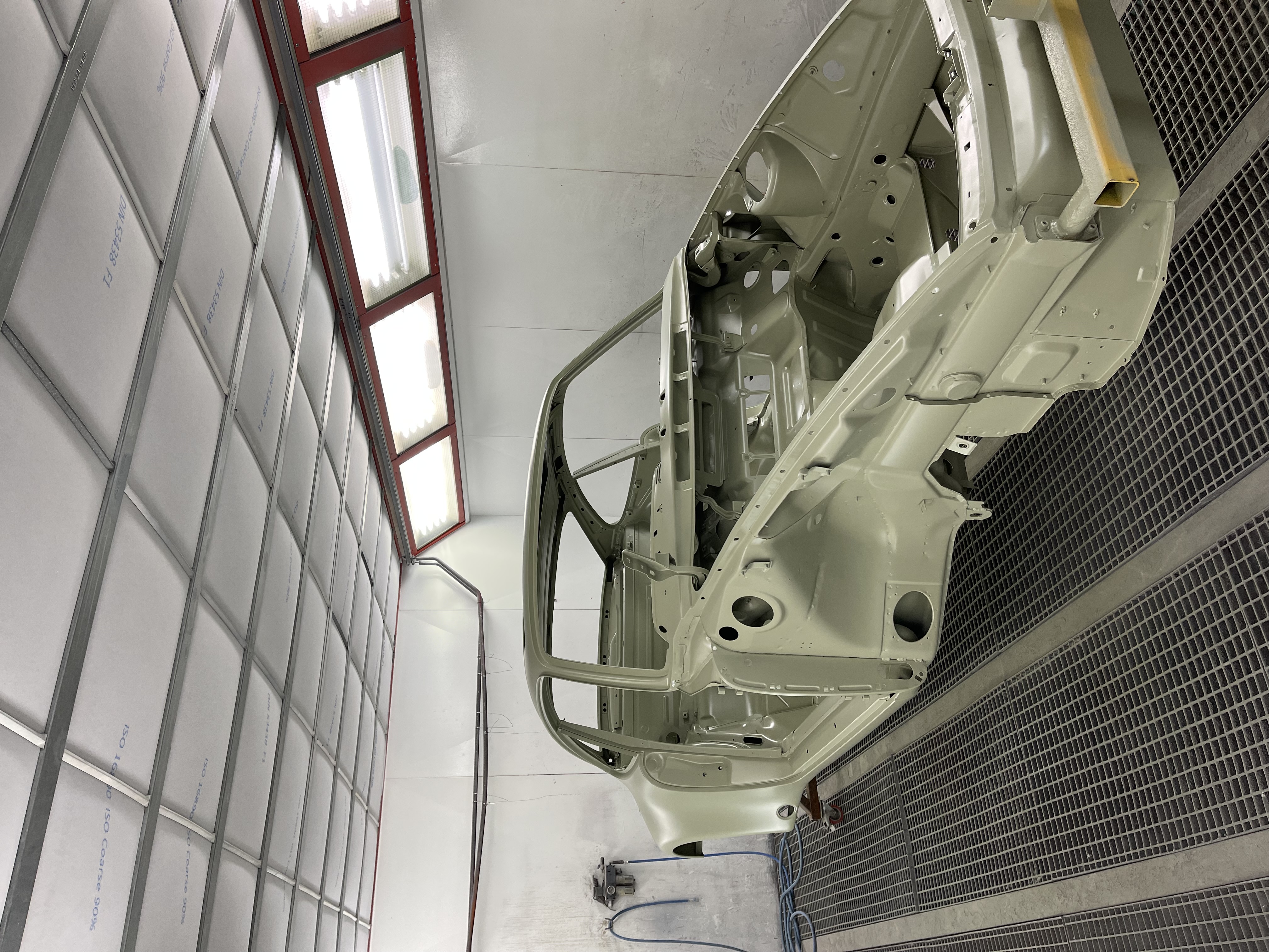 Porsche 911 Restoration - Image 3